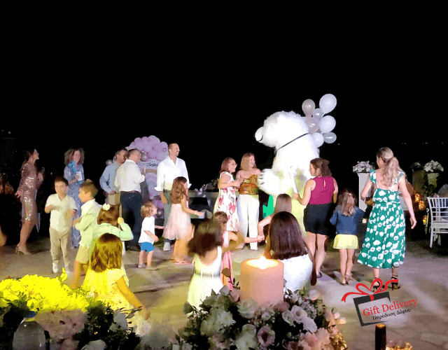 White Bear for Children's Kids Parties in Athens. Order a greeting from a polar bear in Athens. Polar bear for birthday. polar bear in Athens. Order a Polar Bear for children's kids parties. Animator White Polar Bear for a Children's kids Party in Athens. Mascotte White Polar Bear at a kids children's party. Gift Delivery.